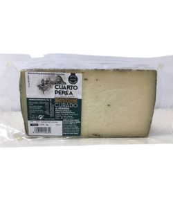 <i>CUARTO PEREA</i><br><br>QUESO CURADO AL ROMERO 1.5KG APROX